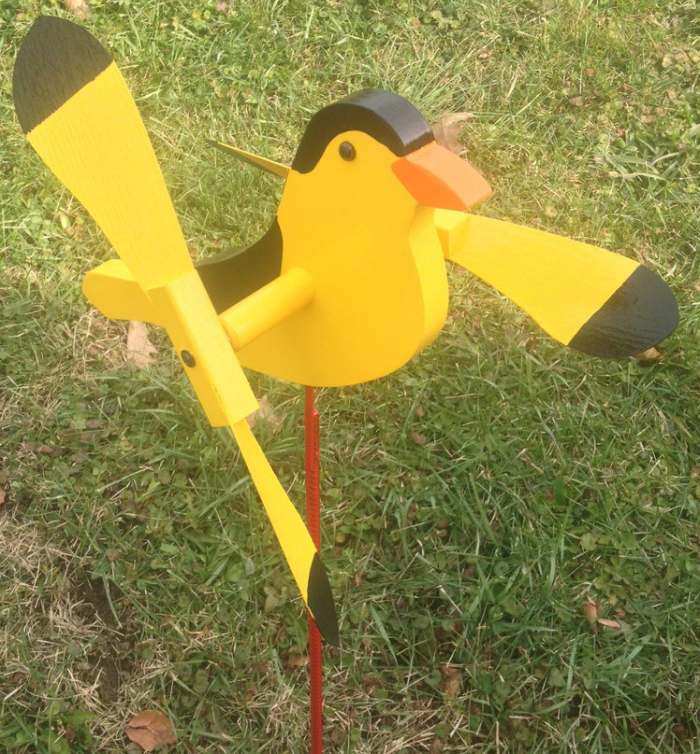 Whirlybird Goldfinch Spinner w/Pole